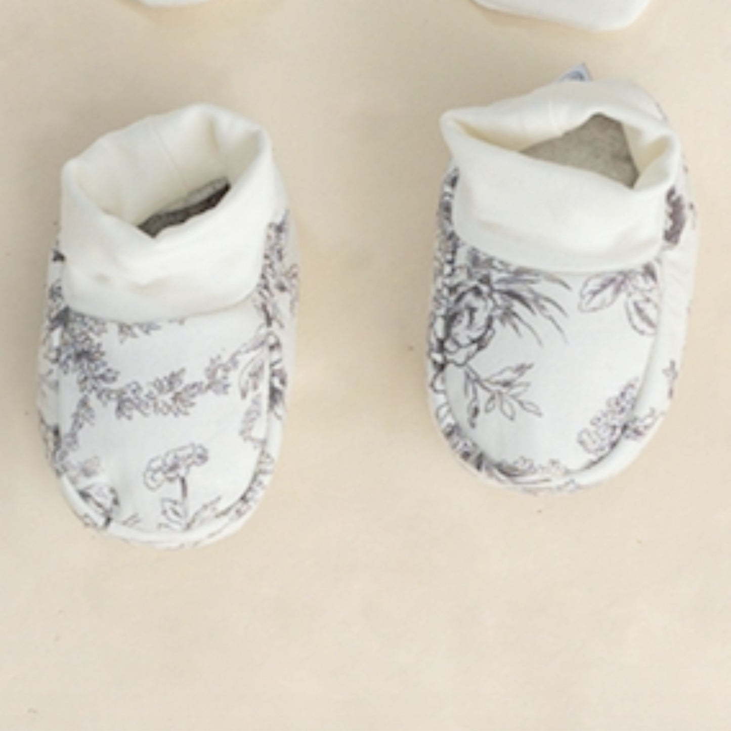 Petits chaussons Naissance