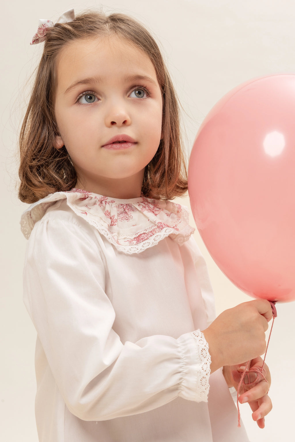 Col volanté Romance